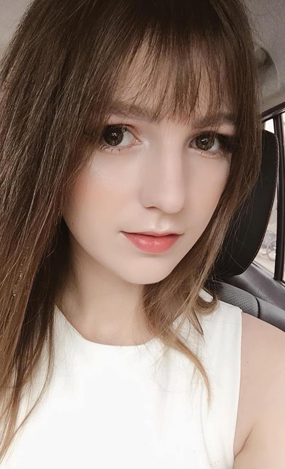 Vẻ đẹp bốc lửa của nữ DJ Ukraine đang chơi nhạc ở Hà Nội - 20 Vẻ đẹp bốc lửa của nữ DJ Ukraine đang chơi nhạc ở Hà Nội - 20