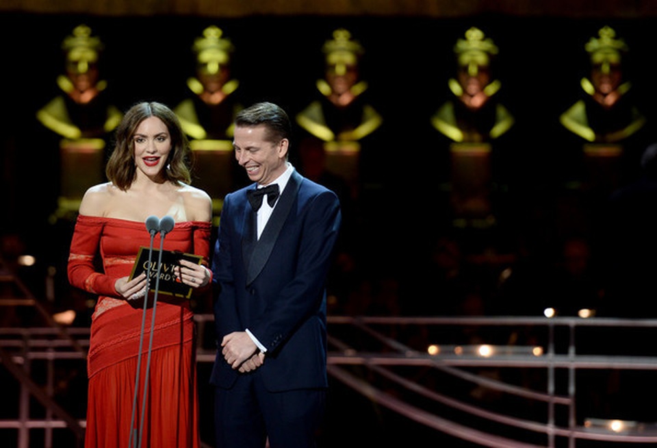 Katharine McPhee lộng lẫy với váy đỏ - 4 Katharine McPhee lộng lẫy với váy đỏ - 4