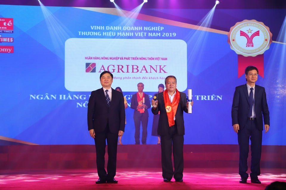 Agribank tự hào được vinh danh Thương hiệu mạnh Việt Nam 2018 - 1 Agribank tự hào được vinh danh Thương hiệu mạnh Việt Nam 2018 - 1