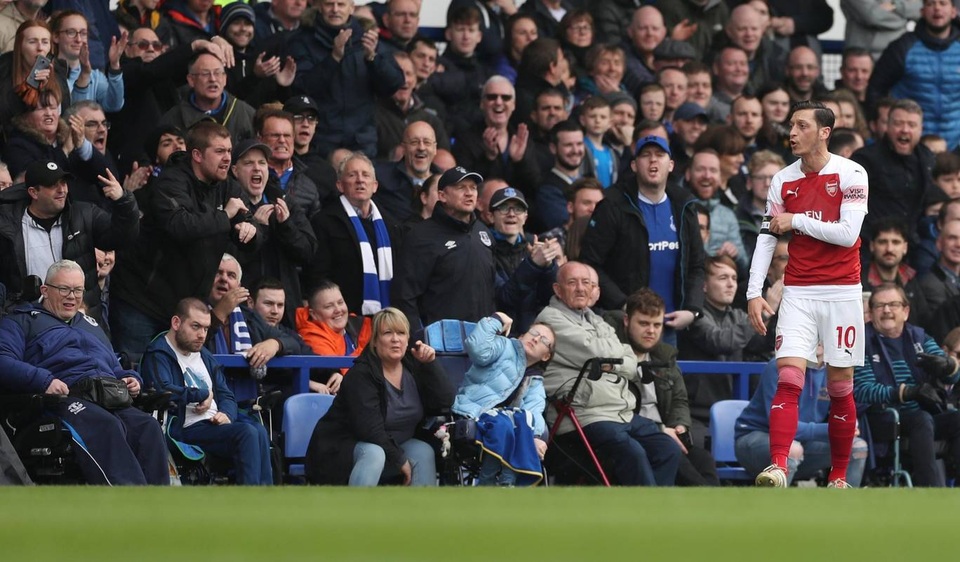Những khoảnh khắc tắt lịm của Arsenal trước Everton - 13 Những khoảnh khắc tắt lịm của Arsenal trước Everton - 13