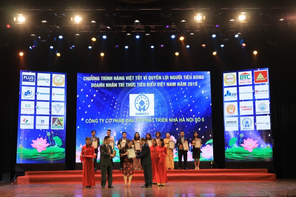 Dự án Hanhomes Giang Biên đạt giải sản phẩm chất lượng vàng 2019 - 1 Dự án Hanhomes Giang Biên đạt giải sản phẩm chất lượng vàng 2019 - 1