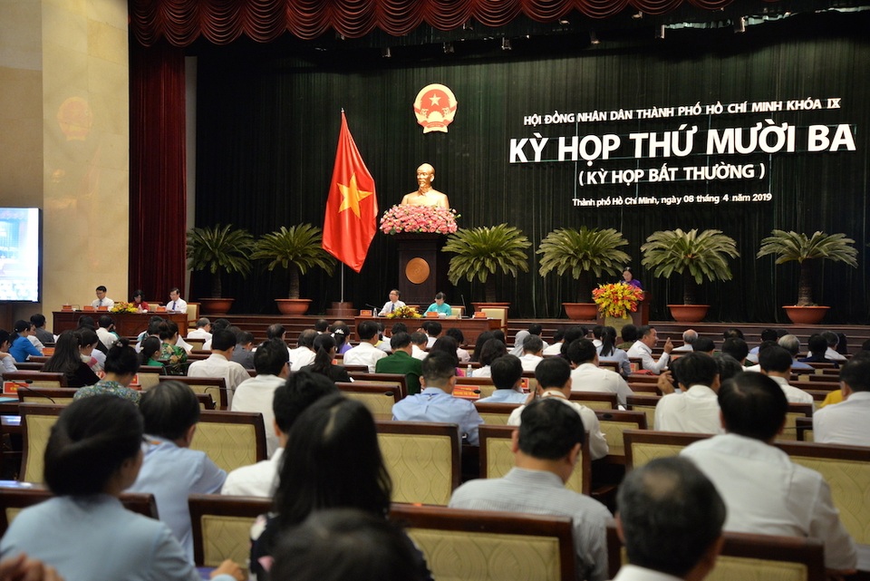 720 tỷ đồng chi tăng thêm cho cán bộ làm nóng nghị trường TPHCM - 1 720 tỷ đồng chi tăng thêm cho cán bộ làm nóng nghị trường TPHCM - 1