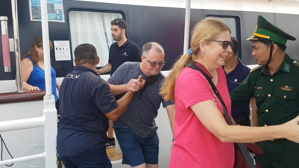 Đoàn du khách quốc tế đến tham quan Quảng Trị bằng du thuyền - 1 Đoàn du khách quốc tế đến tham quan Quảng Trị bằng du thuyền - 1