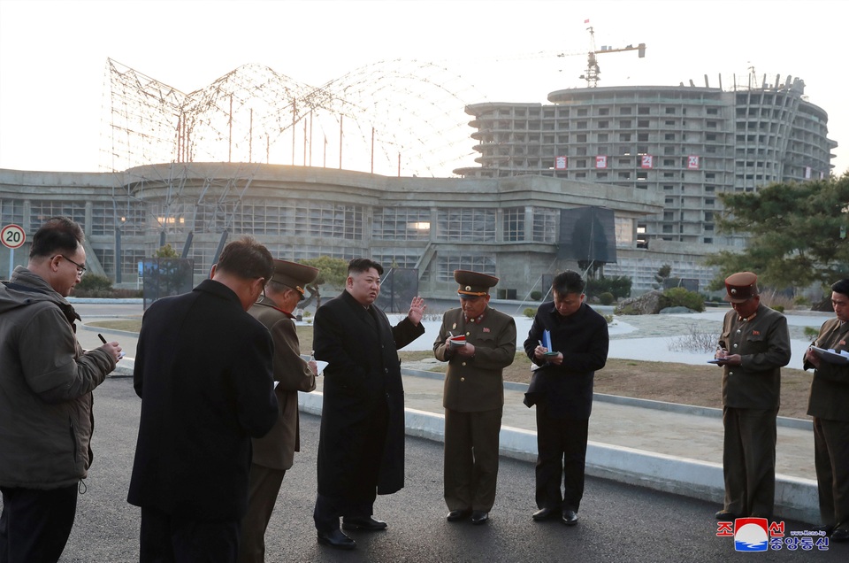Lý do ông Kim Jong-un thị sát hàng loạt công trình trọng điểm tại Triều Tiên - 1 Lý do ông Kim Jong-un thị sát hàng loạt công trình trọng điểm tại Triều Tiên - 1