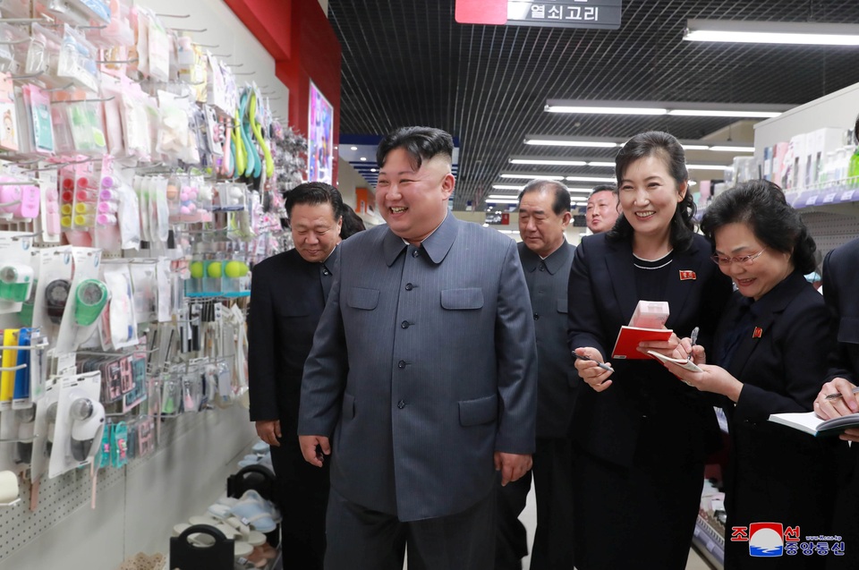 Lý do ông Kim Jong-un thị sát hàng loạt công trình trọng điểm tại Triều Tiên - 12 Lý do ông Kim Jong-un thị sát hàng loạt công trình trọng điểm tại Triều Tiên - 12