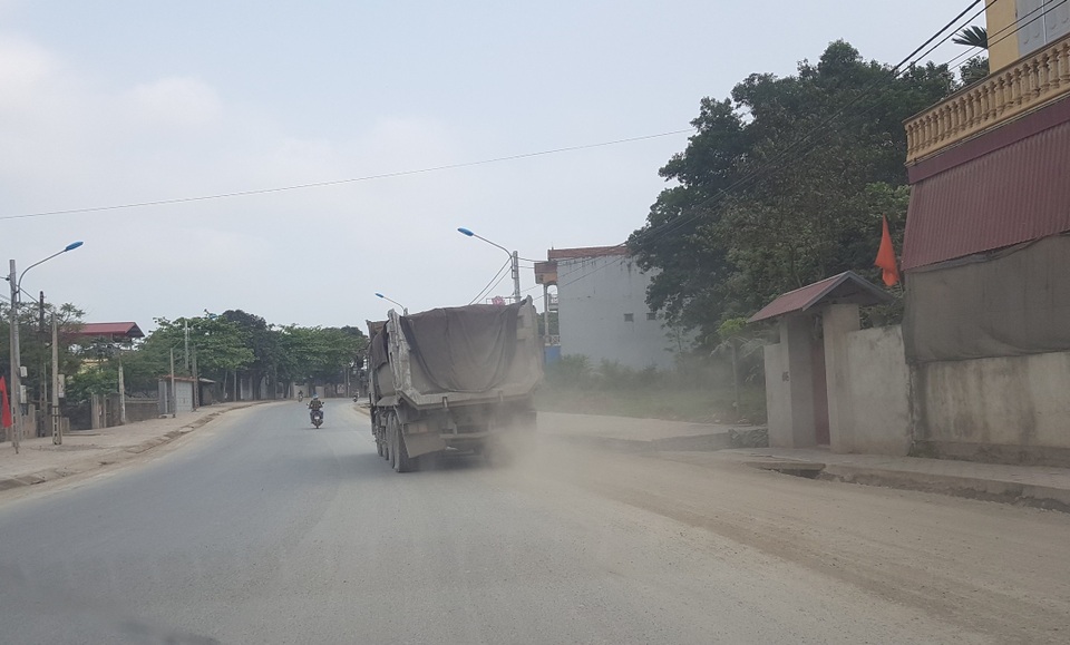 Ninh Bình: Người dân sống bên Quốc lộ 12B “kêu trời” vì bụi bẩn “tra tấn”! - 5