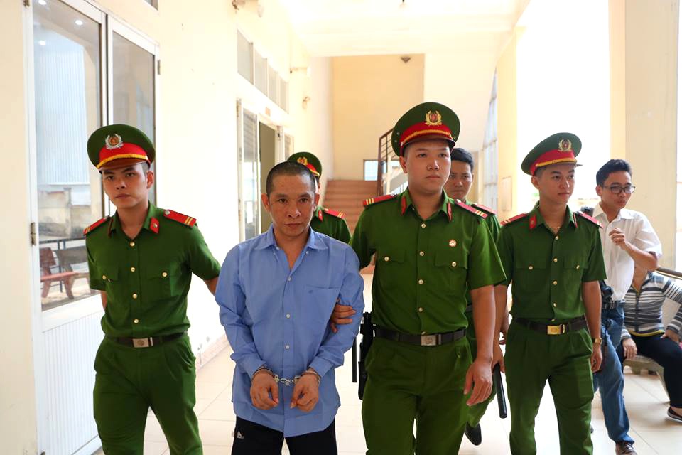 Vụ tài xế lái xe khách dùng bằng giả, tông chết 2 bé gái: Triệu tập 4 đăng kiểm viên! - 1 Vụ tài xế lái xe khách dùng bằng giả, tông chết 2 bé gái: Triệu tập 4 đăng kiểm viên! - 1