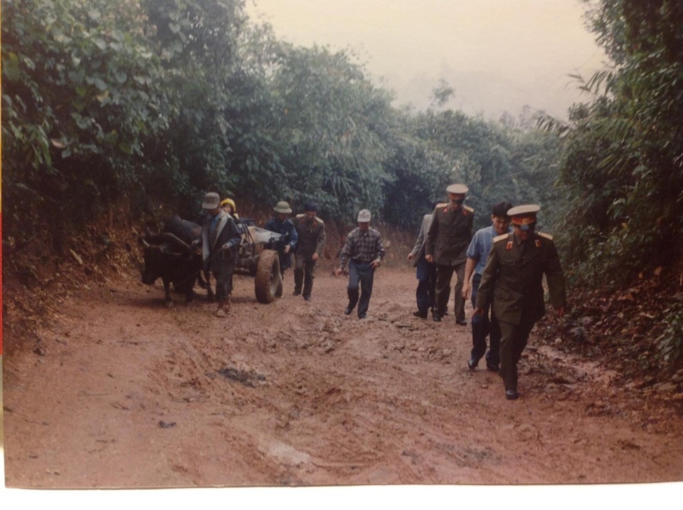 Dãy nhà lụp xụp, đường trục cáp quang lịch sử và ý chí của những người Viettel đời đầu - 4 Dãy nhà lụp xụp, đường trục cáp quang lịch sử và ý chí của những người Viettel đời đầu - 4
