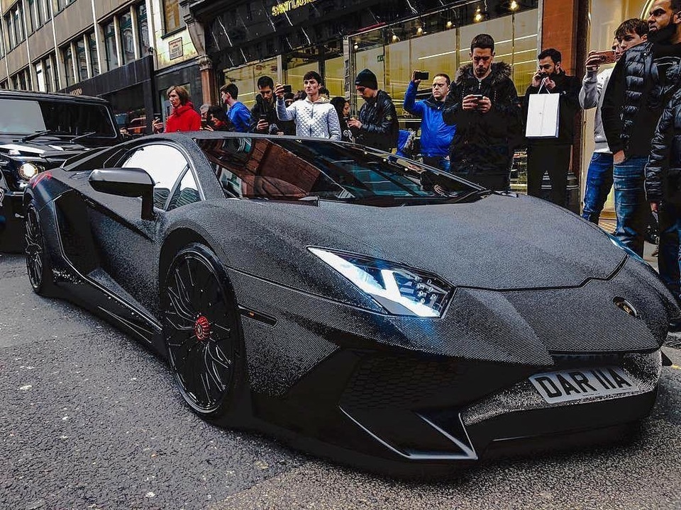 Độc đáo chiếc Lamborghini Aventador SV phủ kín pha lê lấp lánh - 1 Độc đáo chiếc Lamborghini Aventador SV phủ kín pha lê lấp lánh - 1