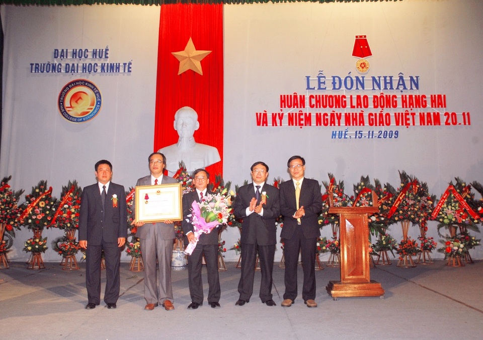 Thành tựu của Trường Đại học Kinh tế, Đại học Huế - 50 năm nhìn lại - 6 Thành tựu của Trường Đại học Kinh tế, Đại học Huế - 50 năm nhìn lại - 6