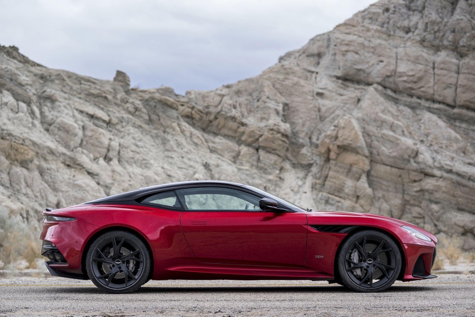 Aston Martin Hồ Chí Minh chính thức nhận đặt hàng DBS Superleggera - 2 Aston Martin Hồ Chí Minh chính thức nhận đặt hàng DBS Superleggera - 2