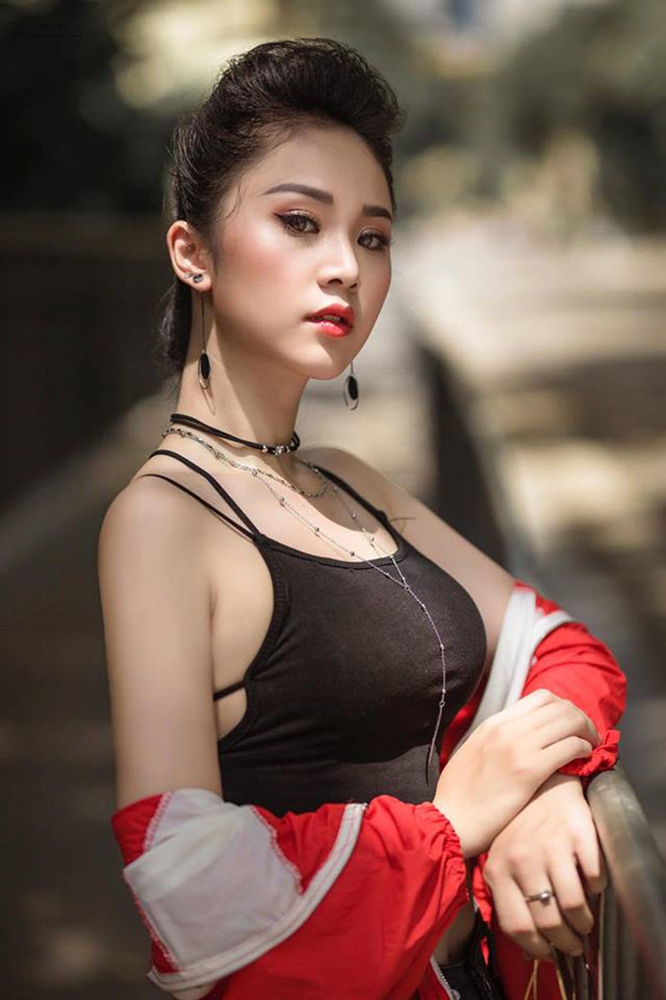 Hoa khôi Tài chính xinh đẹp, đa tài, kiếm hàng chục triệu đồng mỗi tháng - 3 Hoa khôi Tài chính xinh đẹp, đa tài, kiếm hàng chục triệu đồng mỗi tháng - 3