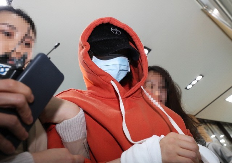 Hwang Hana: Cháu gái nhà tài phiệt, hôn thê cũ của ngôi sao nổi tiếng và cú trượt dài vì ma tuý - 2 Hwang Hana: Cháu gái nhà tài phiệt, hôn thê cũ của ngôi sao nổi tiếng và cú trượt dài vì ma tuý - 2
