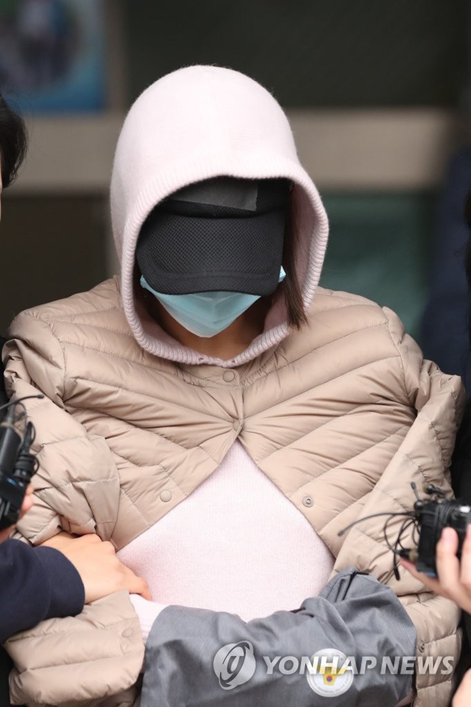 Hwang Hana: Cháu gái nhà tài phiệt, hôn thê cũ của ngôi sao nổi tiếng và cú trượt dài vì ma tuý - 3 Hwang Hana: Cháu gái nhà tài phiệt, hôn thê cũ của ngôi sao nổi tiếng và cú trượt dài vì ma tuý - 3