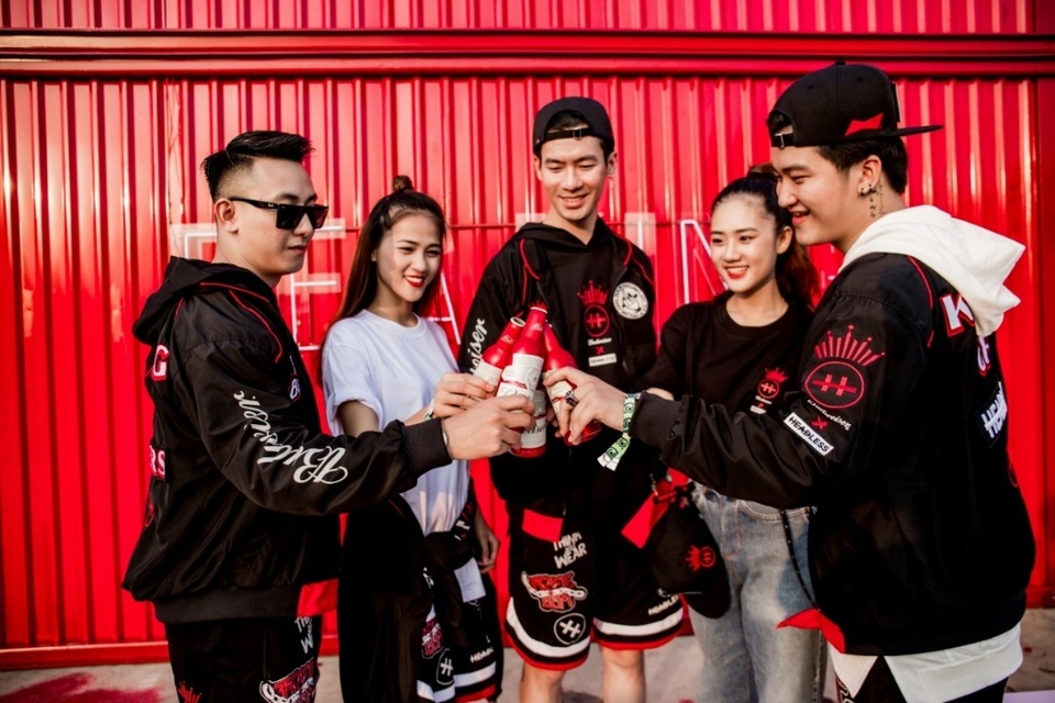 Fung La cùng dàn sao Underground xuất hiện cực chất tại sự kiện đặc biệt của Budweiser - 4 Fung La cùng dàn sao Underground xuất hiện cực chất tại sự kiện đặc biệt của Budweiser - 4