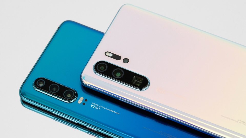Camera siêu zoom cùng bộ quà tặng độc đáo, P30 và P30 Pro là bộ đôi đầy hứa hẹn tại Thế Giới Di Động - 2 Camera siêu zoom cùng bộ quà tặng độc đáo, P30 và P30 Pro là bộ đôi đầy hứa hẹn tại Thế Giới Di Động - 2