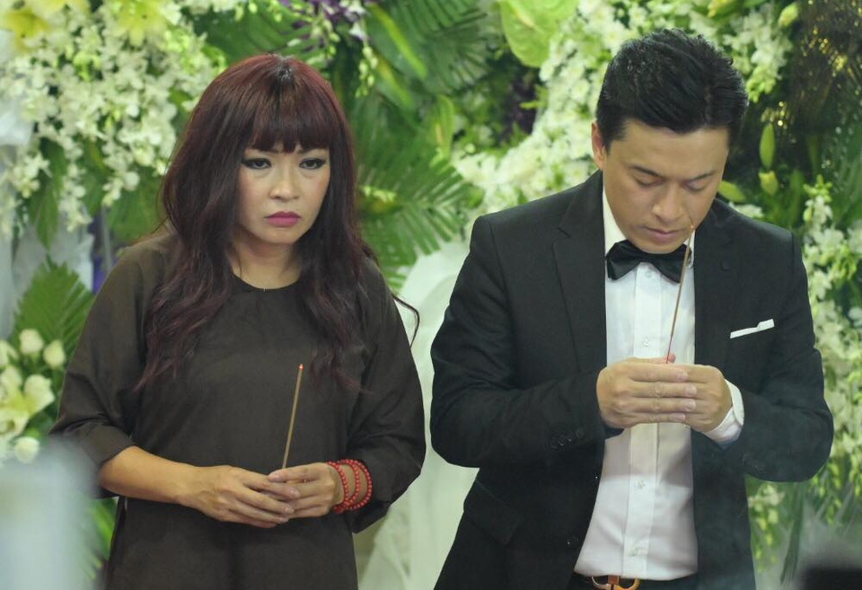 Nghệ sĩ nghẹn ngào tiễn biệt diễn viên hài Anh Vũ - 9 Nghệ sĩ nghẹn ngào tiễn biệt diễn viên hài Anh Vũ - 9