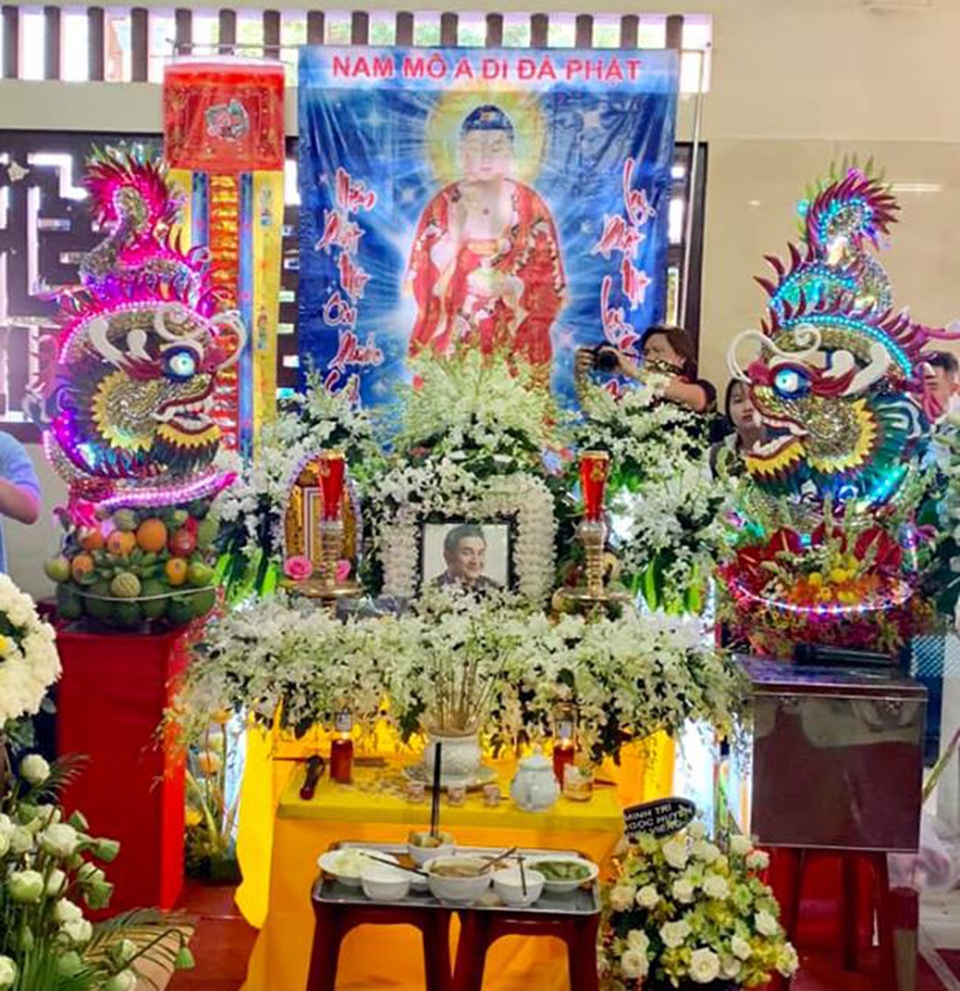 Nghệ sĩ nghẹn ngào tiễn biệt diễn viên hài Anh Vũ - 1 Nghệ sĩ nghẹn ngào tiễn biệt diễn viên hài Anh Vũ - 1