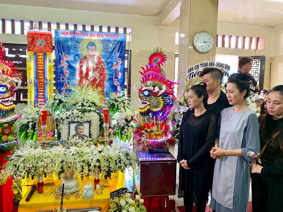 Nghệ sĩ nghẹn ngào tiễn biệt diễn viên hài Anh Vũ - 6 Nghệ sĩ nghẹn ngào tiễn biệt diễn viên hài Anh Vũ - 6