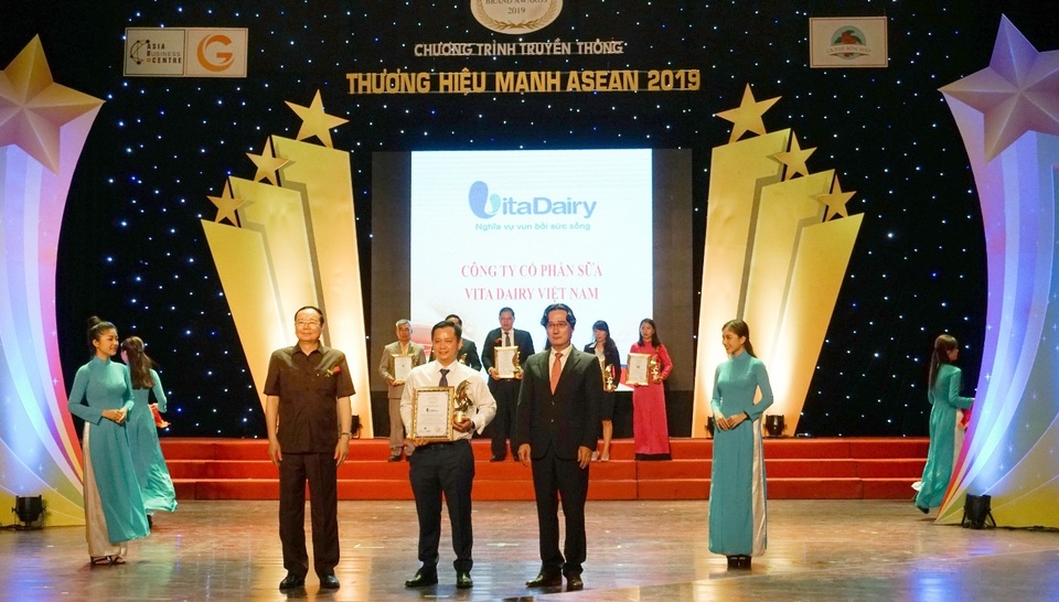 VitaDairy lọt top 10 “Thương hiệu mạnh Asean 2019” - 2 VitaDairy lọt top 10 “Thương hiệu mạnh Asean 2019” - 2