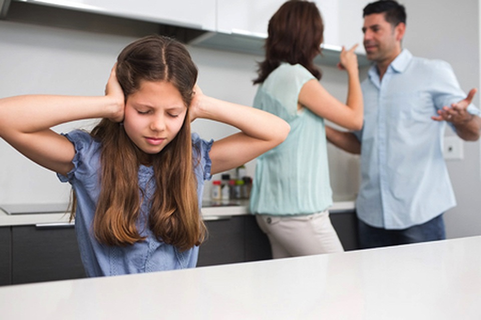 Làm gì để giúp trẻ vượt qua cú sốc tâm lý có cha mẹ ly hôn - 1 Làm gì để giúp trẻ vượt qua cú sốc tâm lý có cha mẹ ly hôn - 1
