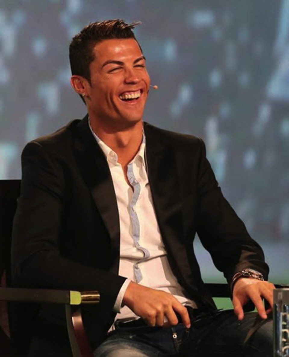 Hài hước với tiểu thuyết tình yêu có nhân vật chính là… C.Ronaldo - 3 Hài hước với tiểu thuyết tình yêu có nhân vật chính là… C.Ronaldo - 3