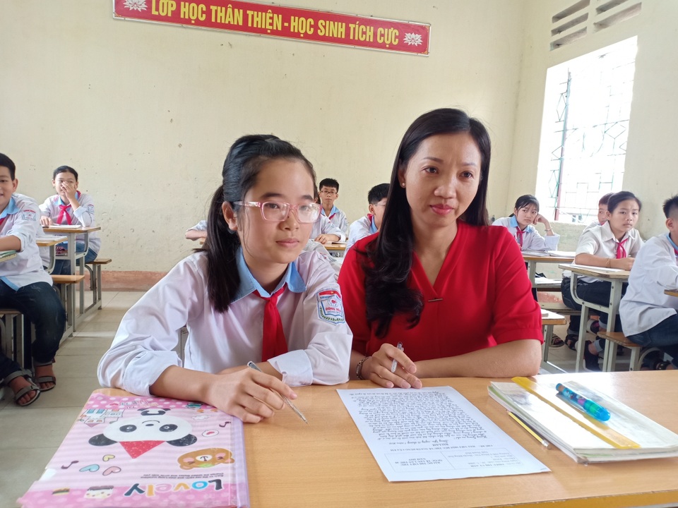 Xúc động hình ảnh người mẹ trong bức thư viết về người hùng của nữ sinh lớp 7 - 2 Xúc động hình ảnh người mẹ trong bức thư viết về người hùng của nữ sinh lớp 7 - 2