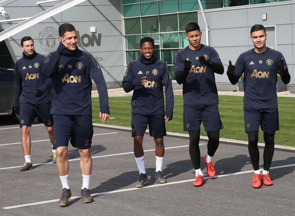 Sanchez, Rashford trở lại tập cùng Man Utd chuẩn bị đón Barcelona - 1 Sanchez, Rashford trở lại tập cùng Man Utd chuẩn bị đón Barcelona - 1