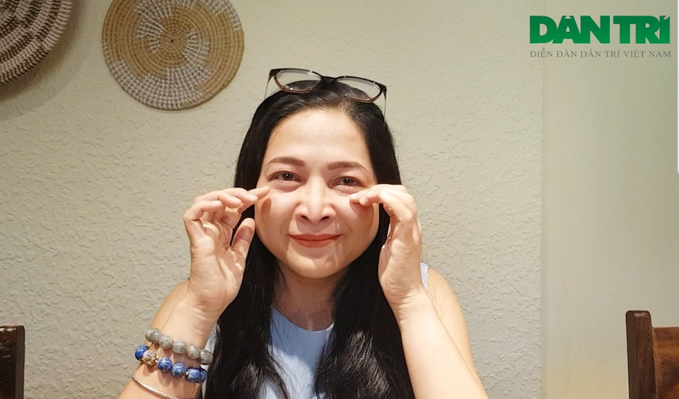 MC Quỳnh Hương khóc nức nở khi chia tay “Thay lời muốn nói” sau 19 năm - 4 MC Quỳnh Hương khóc nức nở khi chia tay “Thay lời muốn nói” sau 19 năm - 4