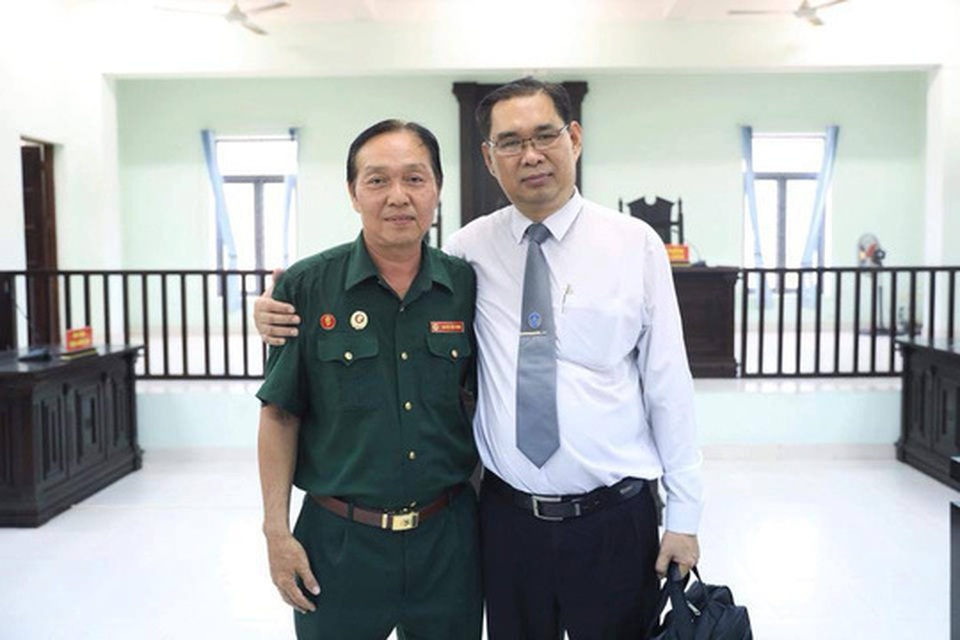 Vụ cả gia đình oan sai suốt 40 năm: Một cựu chiến binh yêu cầu được xin lỗi tại đơn vị - 2 Vụ cả gia đình oan sai suốt 40 năm: Một cựu chiến binh yêu cầu được xin lỗi tại đơn vị - 2