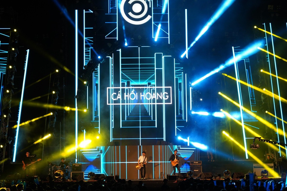 Nghệ sỹ tưng bừng hội ngộ trong đêm nhạc Sài thành - 1 Nghệ sỹ tưng bừng hội ngộ trong đêm nhạc Sài thành - 1