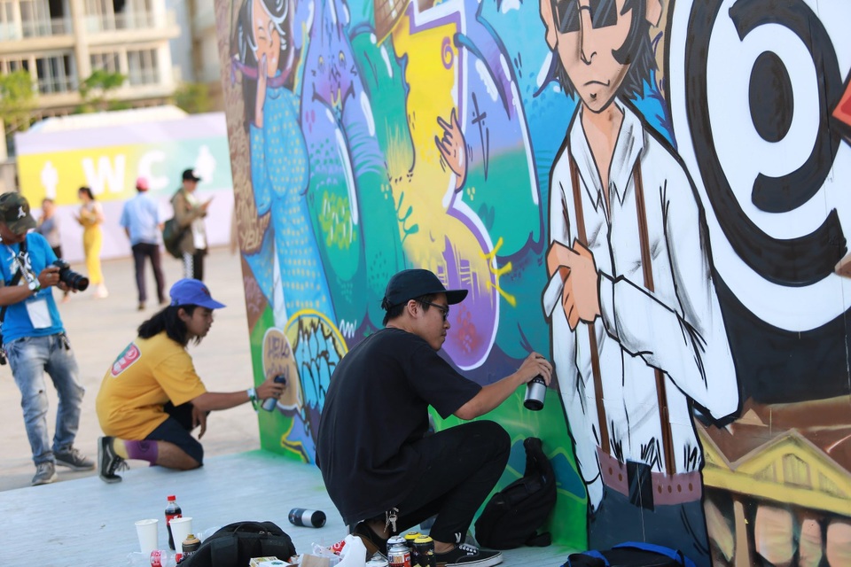 Nghệ sỹ tưng bừng hội ngộ trong đêm nhạc Sài thành - 3 Nghệ sỹ tưng bừng hội ngộ trong đêm nhạc Sài thành - 3