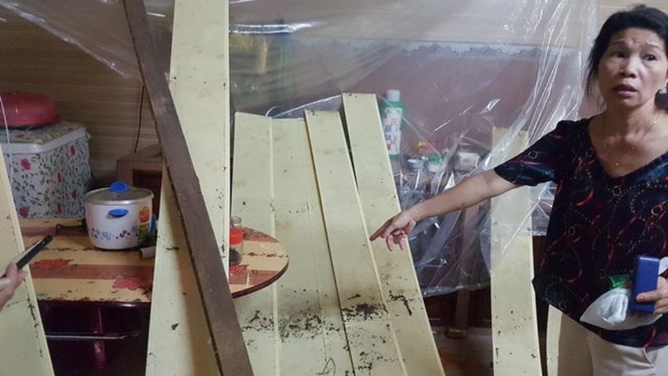 Huế: Đền bù cho các hộ dân bị nghiêng, nứt, sập nhà sau phản ánh của Báo Dân trí! - 4 Huế: Đền bù cho các hộ dân bị nghiêng, nứt, sập nhà sau phản ánh của Báo Dân trí! - 4