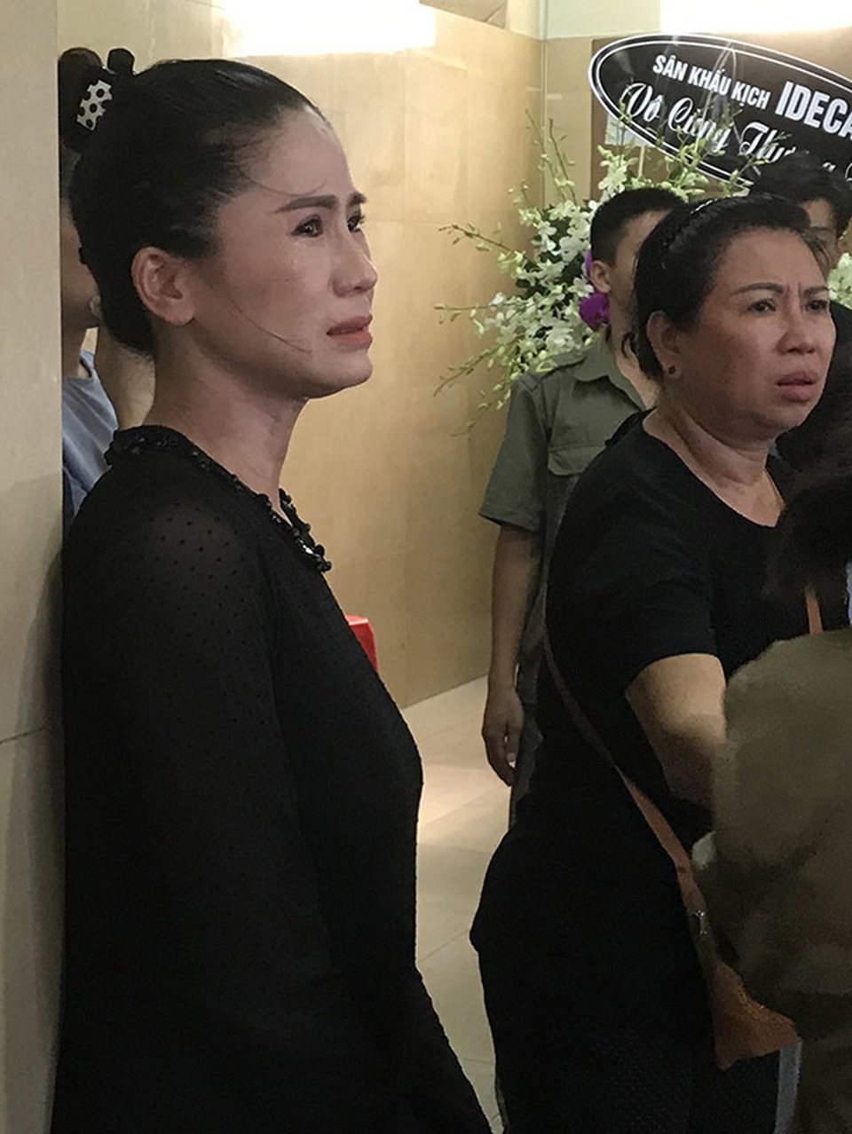 Nghệ sĩ nghẹn ngào tiễn biệt diễn viên hài Anh Vũ - 7 Nghệ sĩ nghẹn ngào tiễn biệt diễn viên hài Anh Vũ - 7