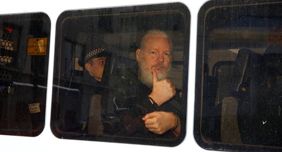 Lý do Ecuador cho phép Anh bắt ông chủ WikiLeaks - 1 Lý do Ecuador cho phép Anh bắt ông chủ WikiLeaks - 1