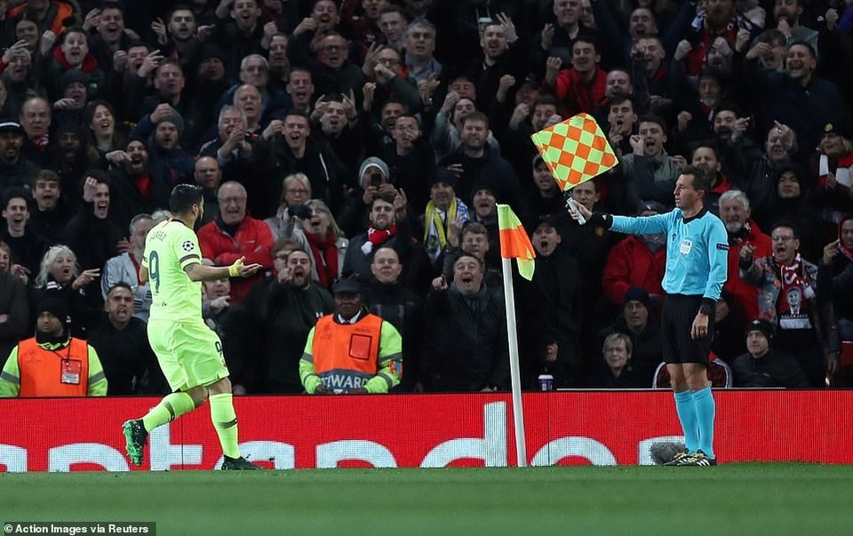 Những khoảnh khắc Barcelona hạ gục Man Utd ở Old Trafford - 3