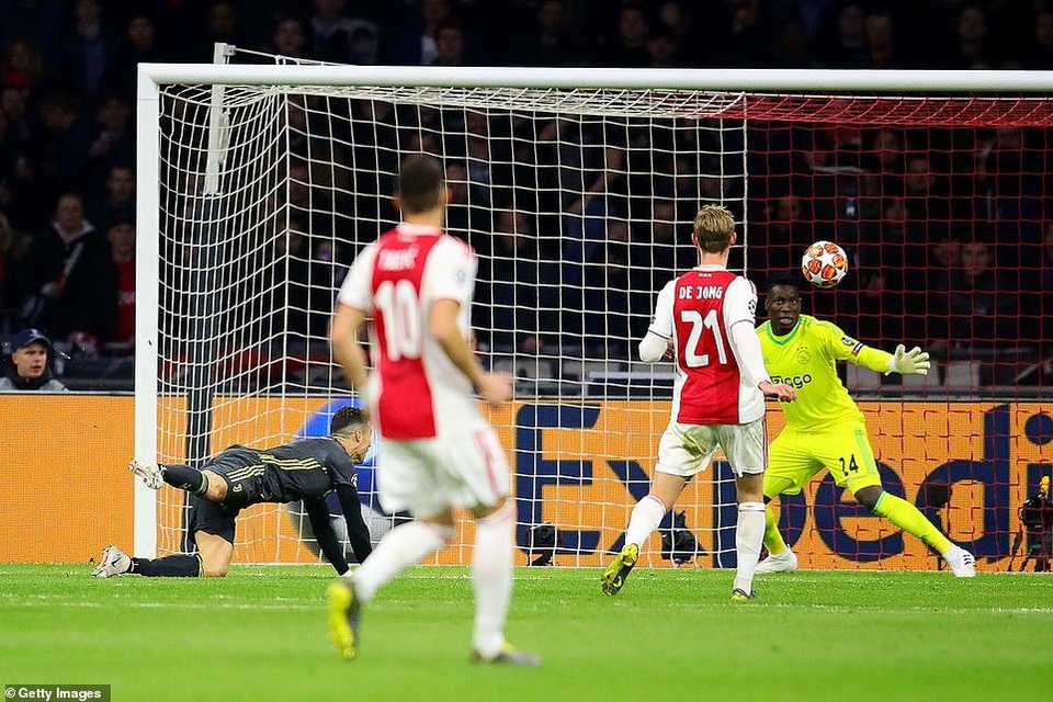 Những khoảnh khắc Juventus hòa thất vọng Ajax trong ngày C.Ronaldo tỏa sáng - 3 Những khoảnh khắc Juventus hòa thất vọng Ajax trong ngày C.Ronaldo tỏa sáng - 3