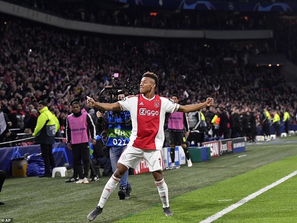 Những khoảnh khắc Juventus hòa thất vọng Ajax trong ngày C.Ronaldo tỏa sáng - 13 Những khoảnh khắc Juventus hòa thất vọng Ajax trong ngày C.Ronaldo tỏa sáng - 13
