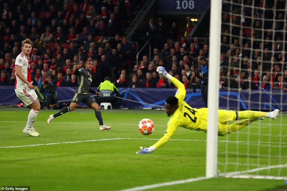 Những khoảnh khắc Juventus hòa thất vọng Ajax trong ngày C.Ronaldo tỏa sáng - 9 Những khoảnh khắc Juventus hòa thất vọng Ajax trong ngày C.Ronaldo tỏa sáng - 9