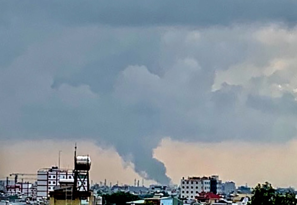 Cháy cực lớn trong khu công nghiệp Sóng Thần 2 - 7 Cháy cực lớn trong khu công nghiệp Sóng Thần 2 - 7