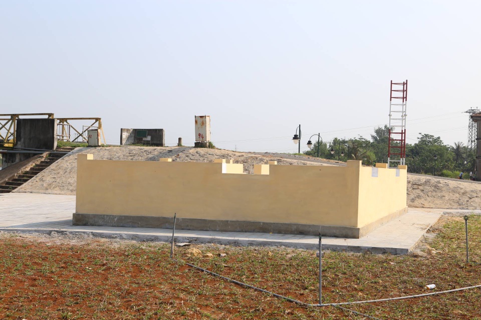 Dỡ bỏ giàn loa sặc sỡ mới được phục dựng ở di tích Hiền Lương - 4