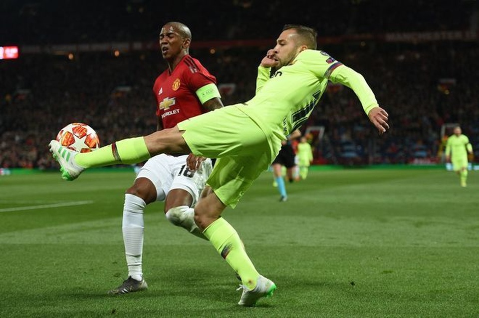 Man Utd 0-1 Barcelona: Luke Shaw phản lưới nhà - 6 Man Utd 0-1 Barcelona: Luke Shaw phản lưới nhà - 6