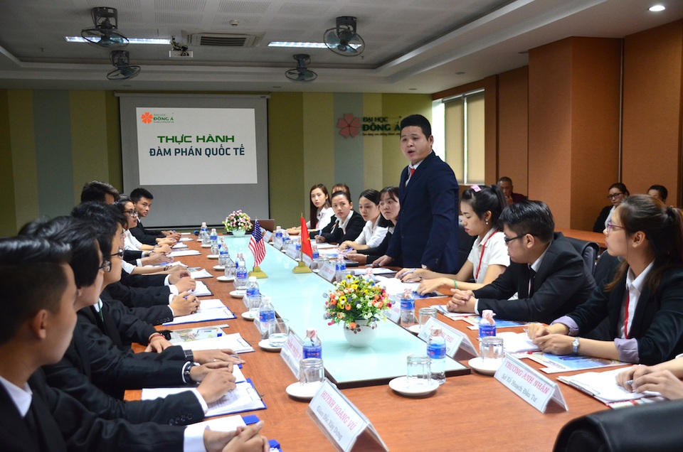 Sinh viên Đại học Đông Á: Phát triển nghề nghiệp với ưu thế kỹ năng hội nhập - 1 Sinh viên Đại học Đông Á: Phát triển nghề nghiệp với ưu thế kỹ năng hội nhập - 1