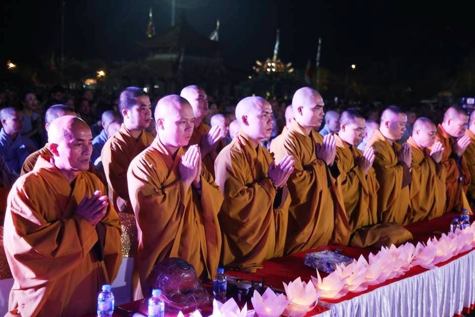 Cố đô Hoa Lư lung linh trong đêm hội hoa đăng cầu quốc thái dân an - 5 Cố đô Hoa Lư lung linh trong đêm hội hoa đăng cầu quốc thái dân an - 5