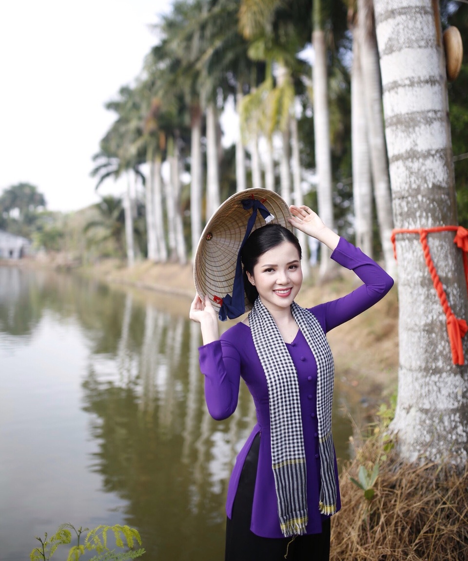 Hoa khôi Huỳnh Thúy Vi dịu dàng làm “đại sứ lễ hội bánh dân gian Nam Bộ” - 11 Hoa khôi Huỳnh Thúy Vi dịu dàng làm “đại sứ lễ hội bánh dân gian Nam Bộ” - 11