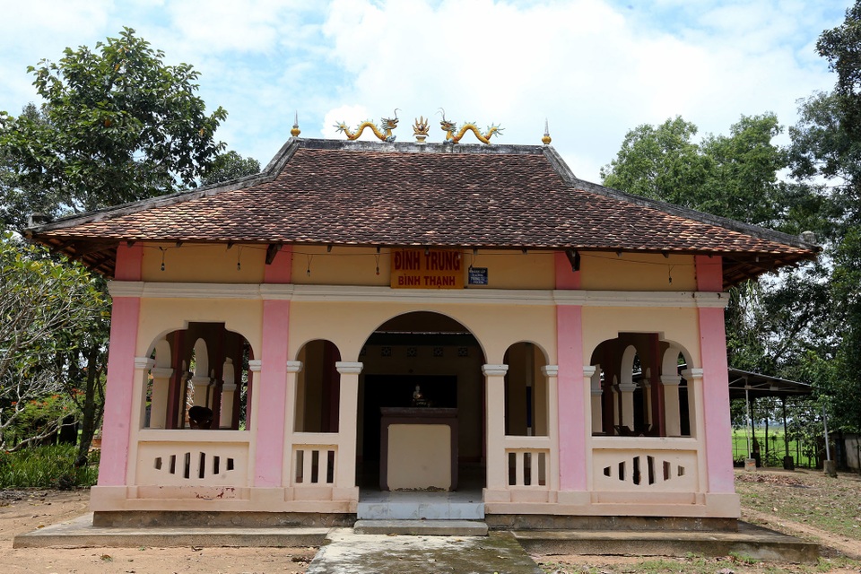 tháp cổ nghìn năm