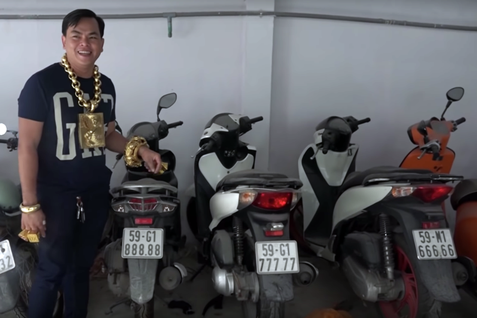 Những mẫu xe để đời của Phúc XO bị tạm giữ để điều tra - 1 Những mẫu xe để đời của Phúc XO bị tạm giữ để điều tra - 1