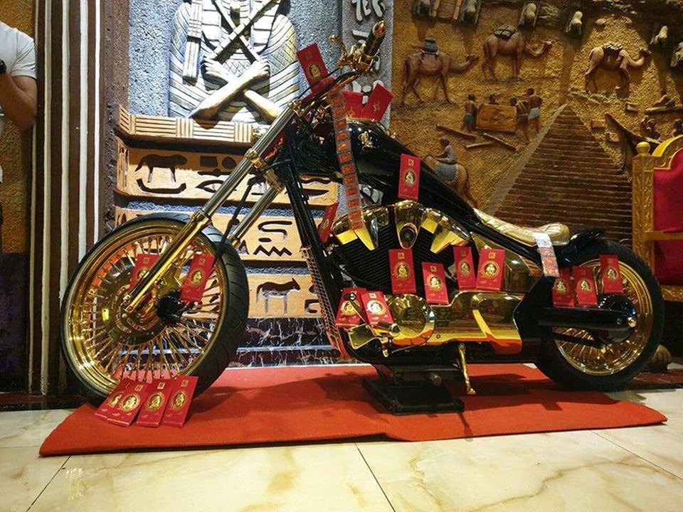 Những mẫu xe để đời của Phúc XO bị tạm giữ để điều tra - 7 Những mẫu xe để đời của Phúc XO bị tạm giữ để điều tra - 7