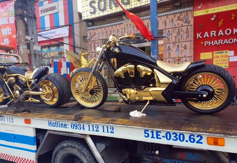 Những mẫu xe để đời của Phúc XO bị tạm giữ để điều tra - 3 Những mẫu xe để đời của Phúc XO bị tạm giữ để điều tra - 3