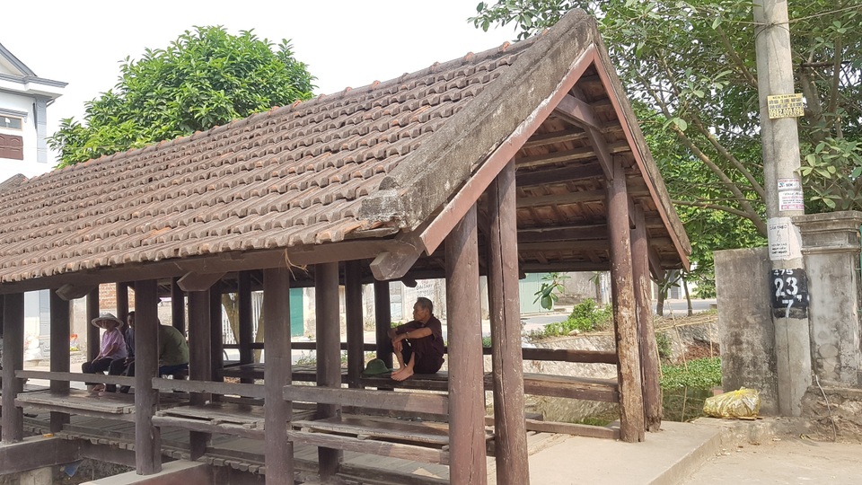 Cầu ngói trăm năm tuổi được xem như “báu vật” ở Ninh Bình - 2